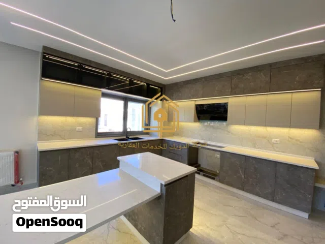 شقة * جديدة * لم تسكن * 3نوم * 200م * منطقة فلل