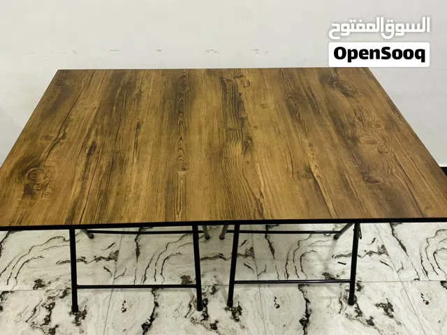 طاولة قياسها 120*80