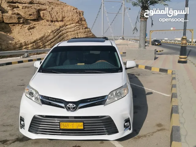 Used Toyota Sienna in Al Sharqiya