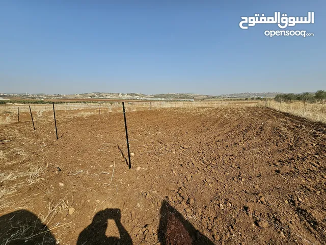 هل تبحث عن قطعة ارض مميزة لعمل استراحة أو حتى بناء ،،،قطعة ارض مساحة 600 متر صافي من اراضي بيت قاد