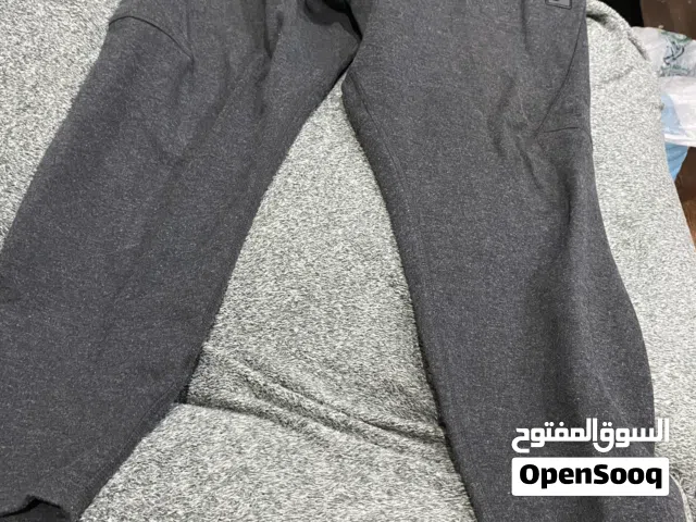 بانطلون بالون الاسود  مقاس 2 اكس من ماركه عالميه خامه ثقيله وحلوه