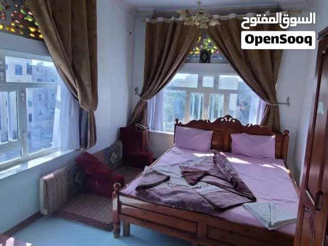غرف مفروش نظيفه جدا شامل الكهرباء والماء