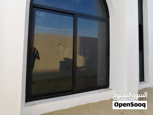أعمال السوري  للمطابخ الالمنيوم  والابواب وشبابيك  الالمنيوم وغرف الملابس الخشبية و تركيب الكلادينك