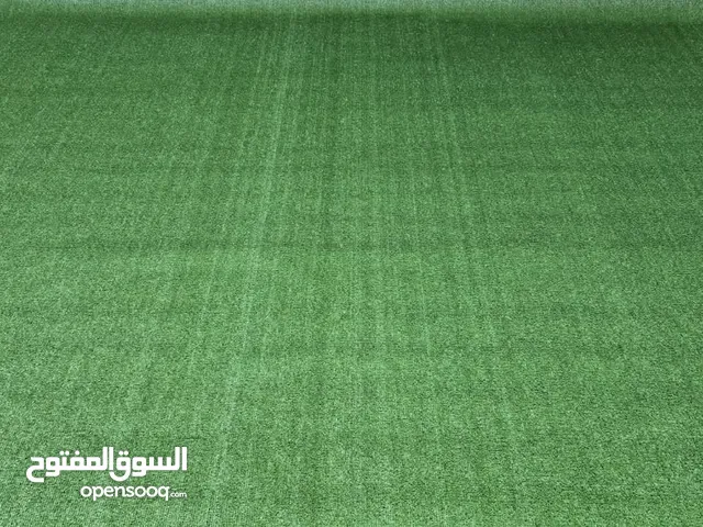 يوجد لدينا جميع انواع الثيل الصناعي والفنيل وبلاط خاص للمكاتب والفنادق ويوجد بلاط مطاطي