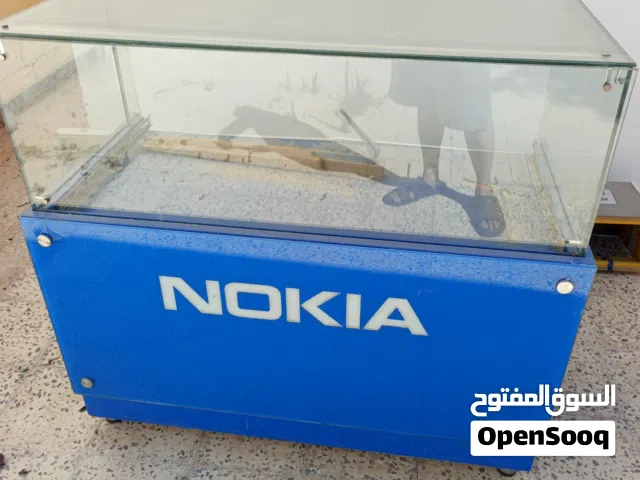 باترينة عرض اجهزة موبايل واكسسوارات للبيع