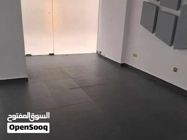 محلات تجاريه دور ارضي