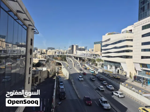 مكتب  فاخر للإيجار – موقع مميز في العبدلي