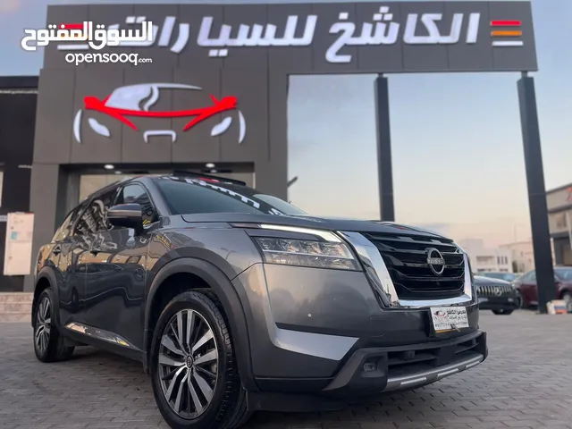 Used Nissan Pathfinder in Muscat