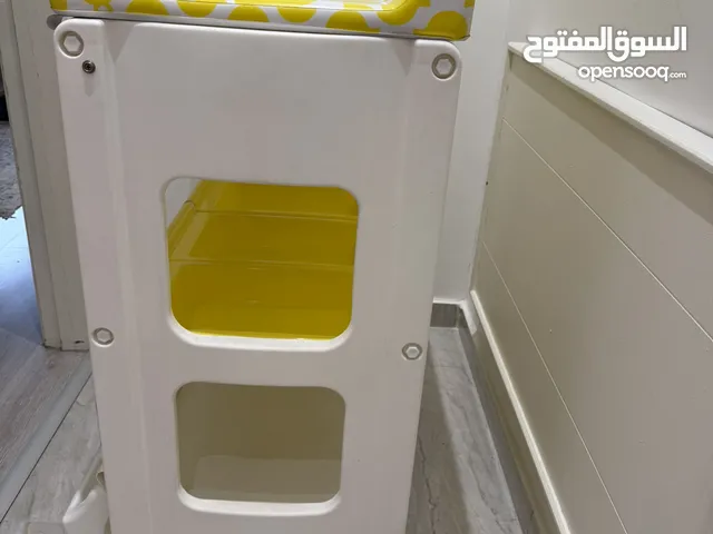 حمام أطفال مع رف عدد 2 ويصلح للأطفال حدثين الولاده