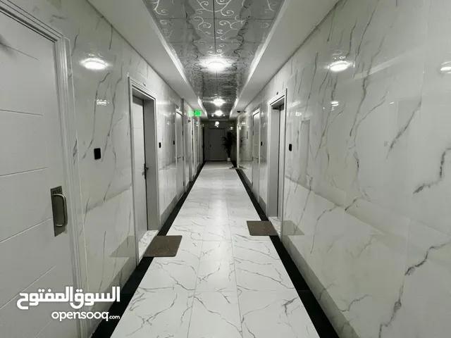متاح شقه غرفه وصاله مفروش اول ساكن كورنيش عجمان فرش vip+بلكونه