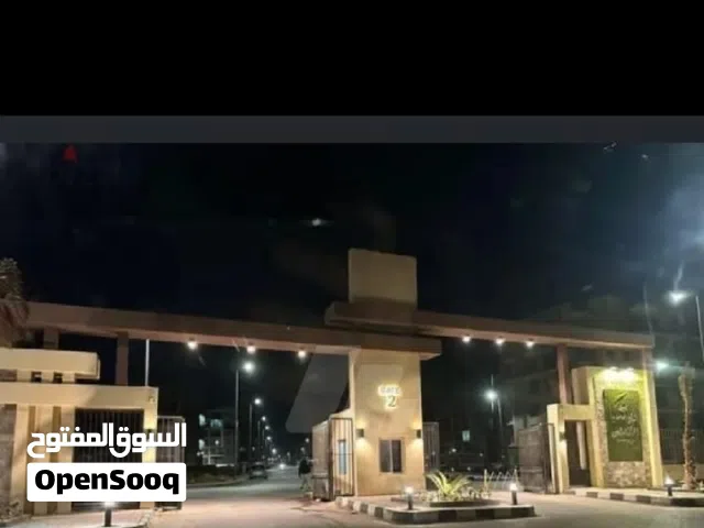شقة بحريه بسعر لقطه واجهه ناصية غير ملتصقه فيو جانبي الاندسكيب والنافورة دور 3 مكرر 3غرف 2حمام تشطيب