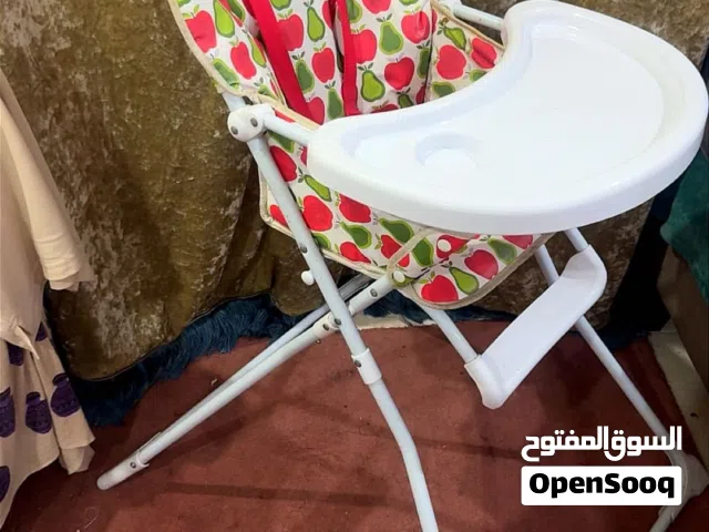 كرسى طعام ماذركير شبه جديد خفيف الوزن Mothercare lightweight, like-new dining chair