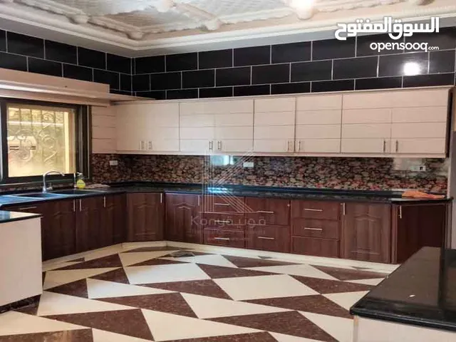 550m2 More than 6 bedrooms Villa for Sale in Amman Al-Thuheir