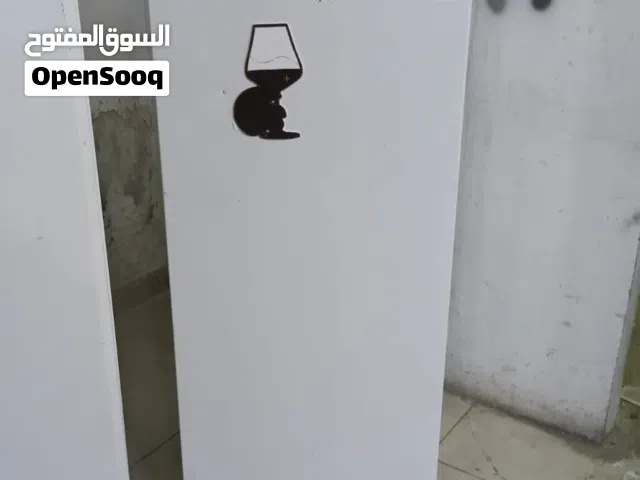 فريزر عمود اربع رفوف نوع سيفتي ماكس انفرتر لون ابيض بحاله ممتازه موتور ختم الشركه كاتم صوت انفرتر 24