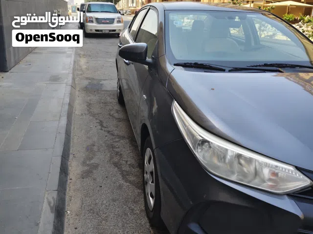 2021 تويوتا يارس Y