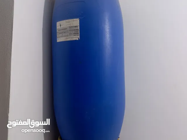 برميل للتخزين لون ازرق مع غطاء عدد 2 بسعر 32 دينار فقط