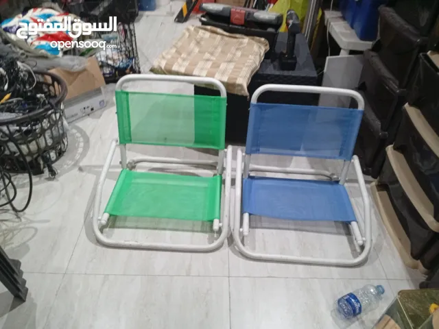 كرسي رحلات عدد اثنين بحاله ممتازه امريكي اصلي للبيع بسعر خمس دنانير للكرسي الواحد