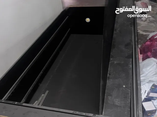 كناتير خشب اسود عدد 8 بدون ابواب وفاترينات جام