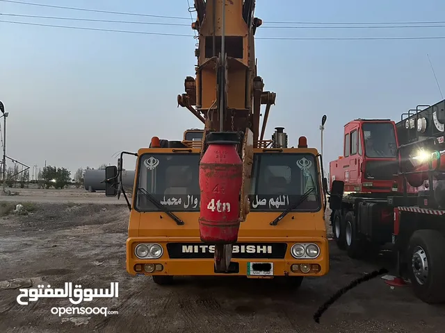 2000 Crane Lift Equipment in Basra
