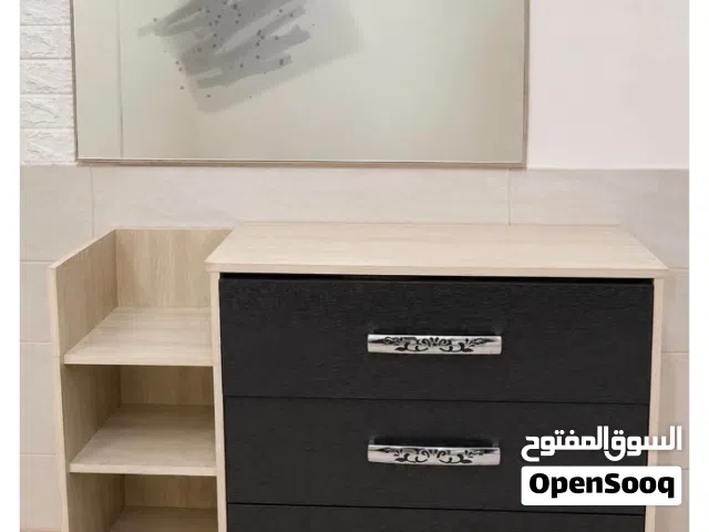 غرفة نوم بحالة جيدة