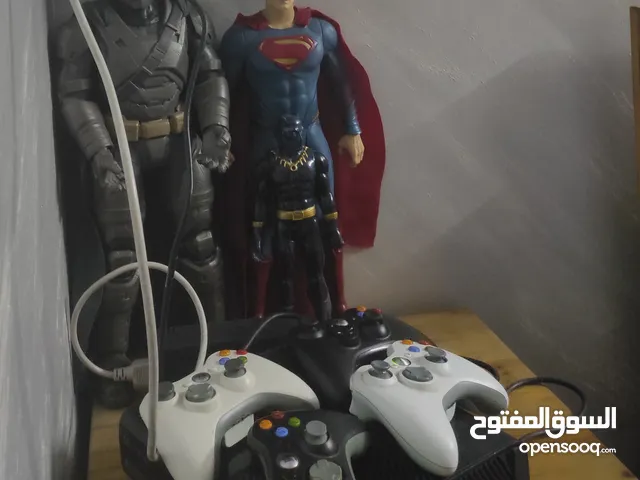اكسبوكس xbox 360 مهكر شغال مية المية مع 4 ايدين فقط 500 شيكل