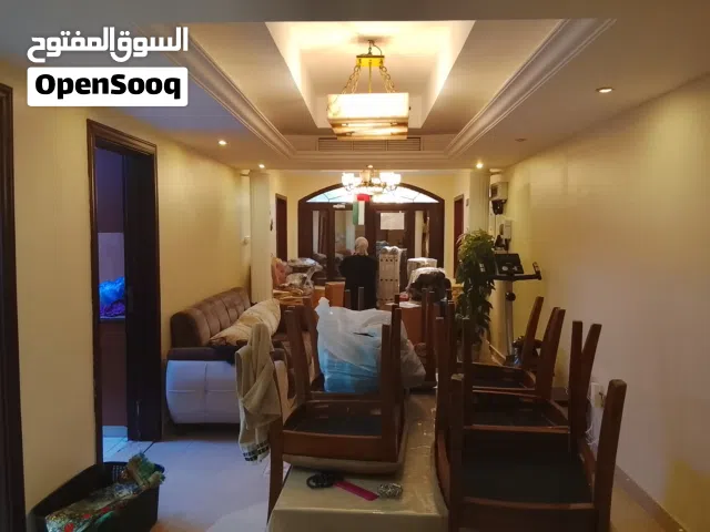 للبيع فيلا في الشارقة منطقة سمنان مساحة 7133قدم