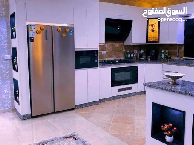 تفصيل وصيانة جميع انواع المطابخ الألمنيوم والخشب والرخام والشبابيك والأبواب والاباجور
