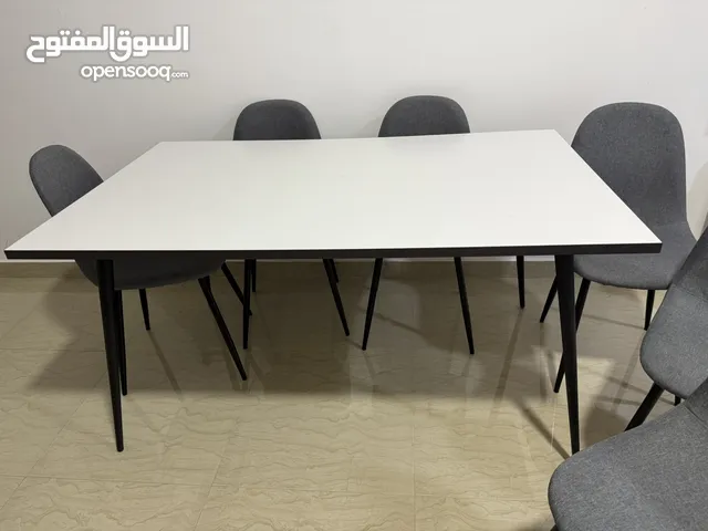 طاوله طعام مع كراسي عدد 6