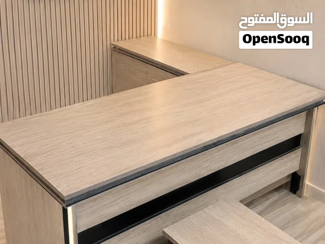 مكتب فخم - مكتب مدير - مكاتب شركات - مكتب مع جانبيه - مكتب اداري قياس 160*70 سم مع جانبيه وطربيزه