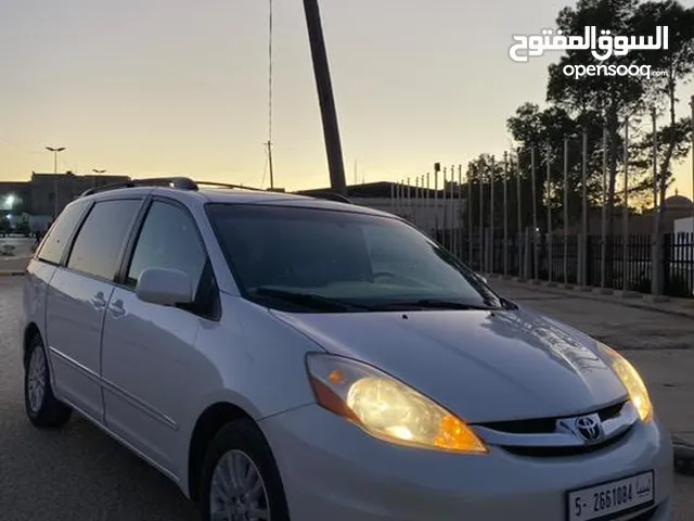 New Toyota Sienna in Al Khums