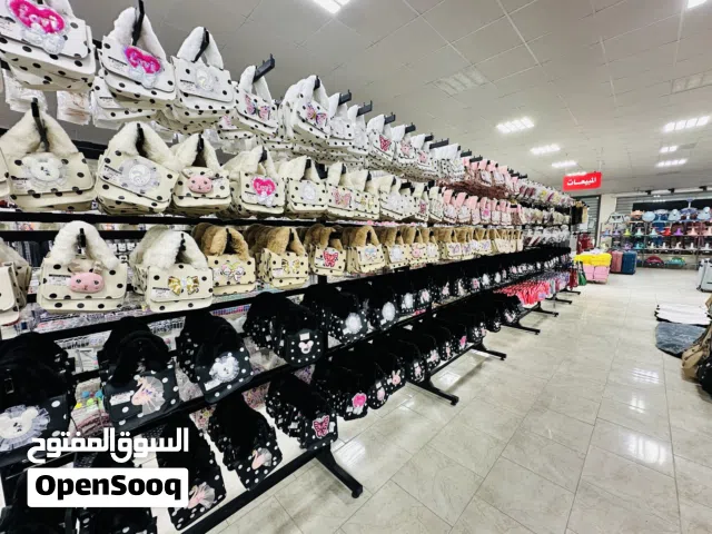 مطلوب صالة  للإيجار او هنقر  بمساحة 1500 متر مربع