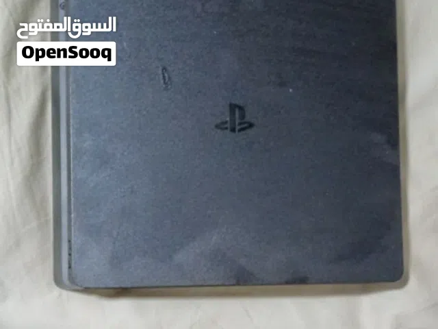 بلاي ستيشن 4 جديد بحاله الوكاله مع اربع ايدين اصليات وسلك اصلي من شركه من شركه بلاي ستيشن