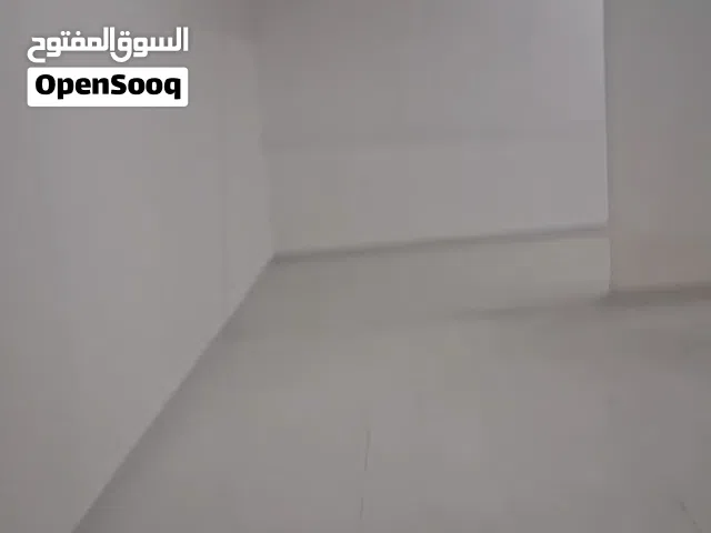 مخزن للايجار بالسالميه وحولي مساحه 400 م ويوجد مساحه 1000م