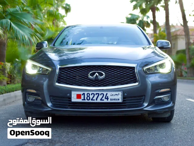 2017 إنفينيتي Q50 Standard