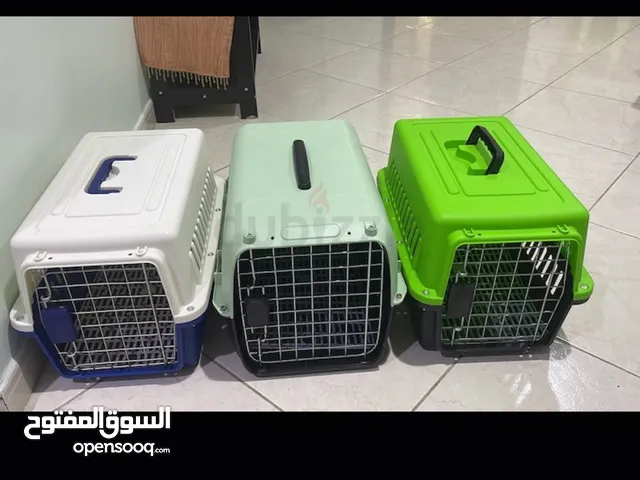 Pet cage for carrying