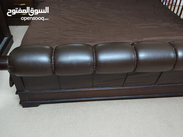 سرير مجوز مع فرشة زمبركية