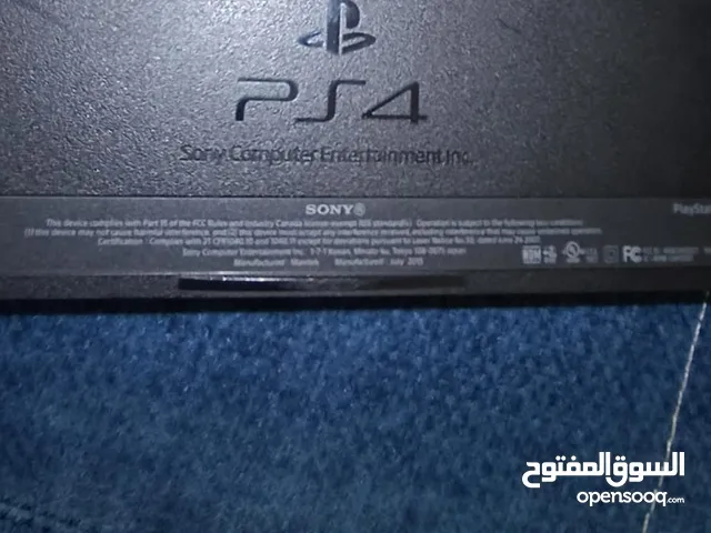 جهاز بلايستيشن 4 مستعمل بحالة جيدة جدًا للبيع