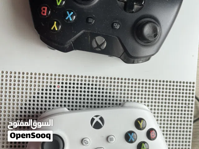 اكس بوكس ون مستعمله بحاله جيدة جدا مع ايدتين وحدة مستعمله ووحده جديدة مع كامل ما تحتاج لتشغيلها
