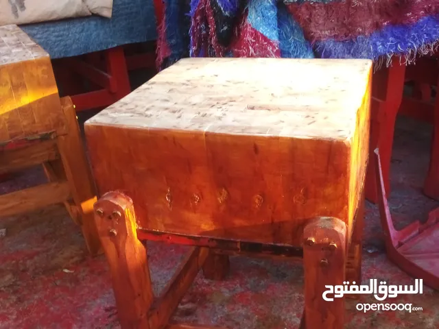 قرم لتقطيع اللحم  فى محلات الجزاره مصنوعه  من خشب الزان  افضل انواع الخشب  قطرها 60x60  للبيع