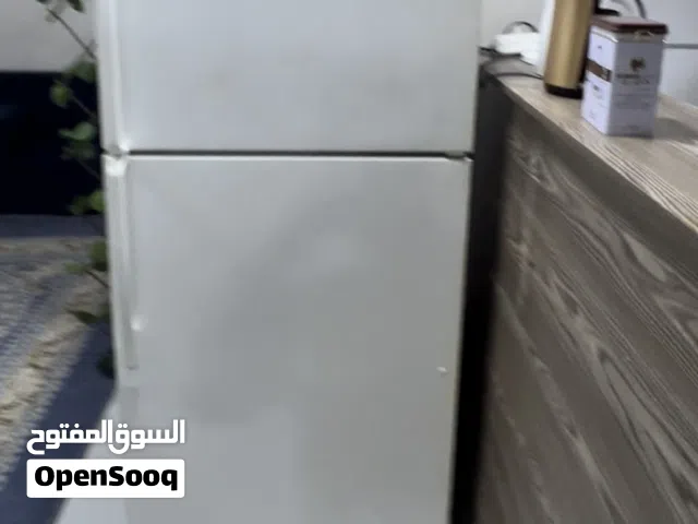 ثلاجة كبيرة whirlpool بحالة ممتازة