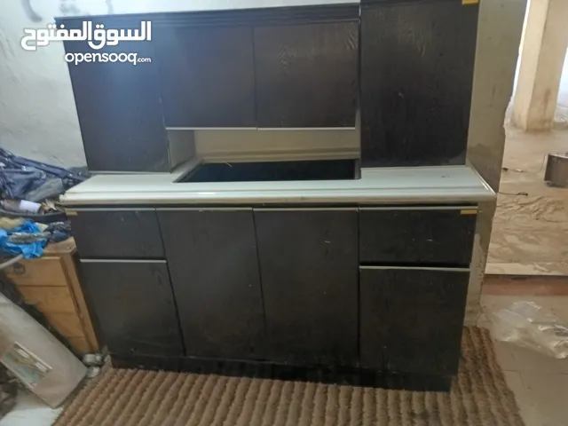 مطبخ خشب لاتيه بحالة الوكالة يصلح مطبخ روف طوله مترين وعرضه 60 مع رخام مع قاعدته