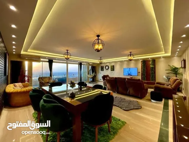 شقة فندقية مفروشة للإيجار علي النيل مباشرة كورنيش المعادى صف أول