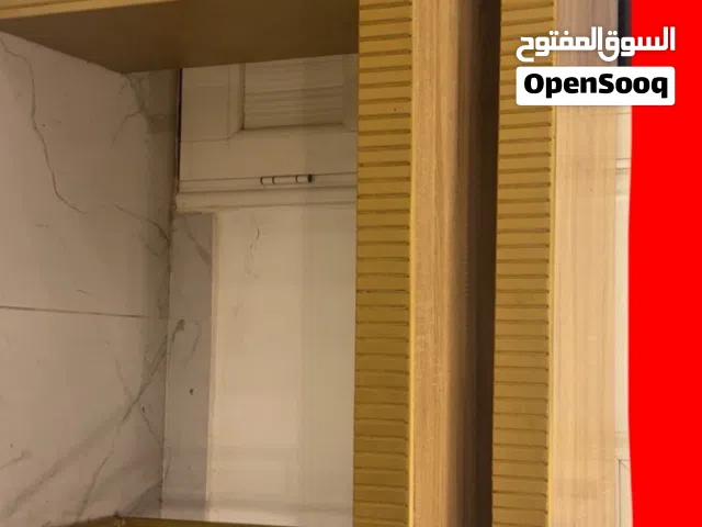 للبيع طاولات مستعمله