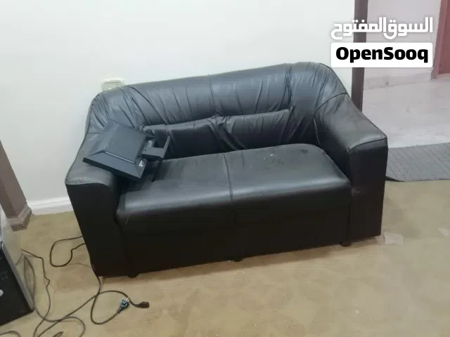 اثاث مكتب وطاولة وكرسي