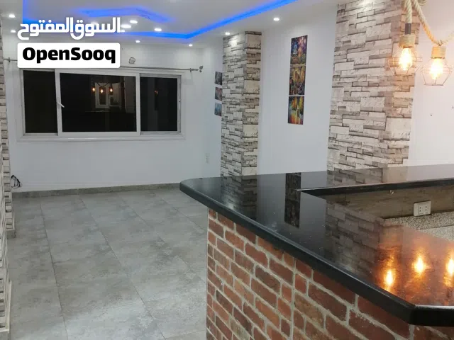 شقة بموقع مميز بمنطقة ط بمطبخ جديد بالكامل تم تركيبة اليوم وبوتجاز وفرن بلت ان إيطالى وسخان غاز جديد