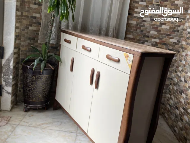 اعلان اثاث وطاولات وجزامه احذيه