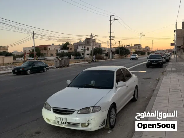 1996 هيونداي افانتي Standard