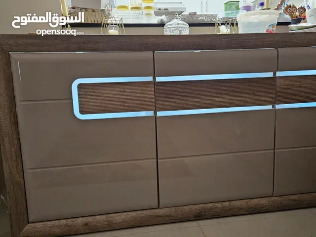 بوفيه تخزين أدوات الطعام
