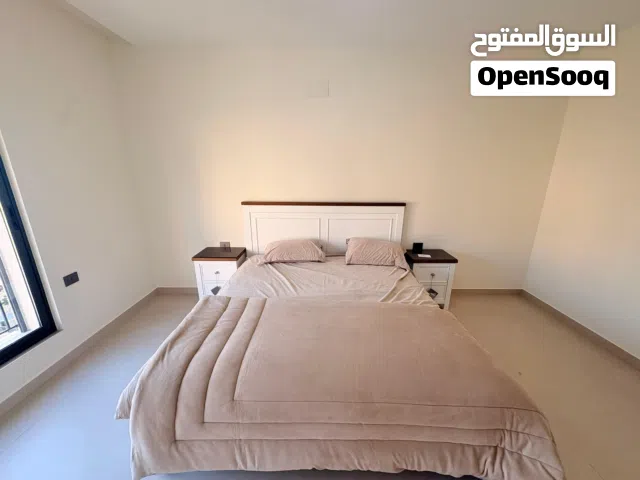 غرفة نوم و غرفة ملابس