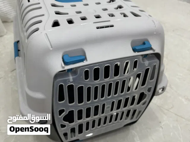 قفص قطط متنقل باللون الرمادي والأسود والازرق